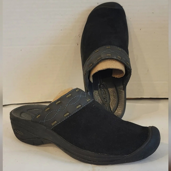 KEEN BLACK SUEDE & LEATHER MULES CLOGS‎ (sz 8) - Picture 1 of 5